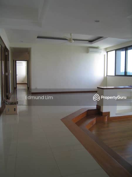 77 Farrer Drive photo 3