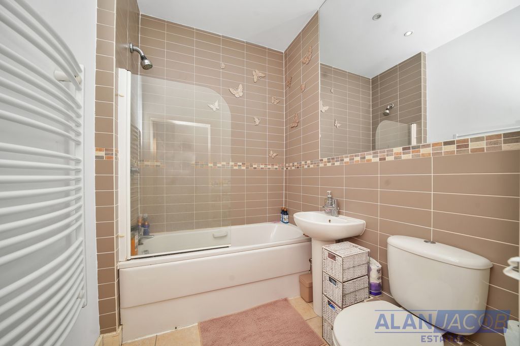 Additional image 9 of 2 bed flat for saleDerwent Court, Riverside Close, Romford RM1