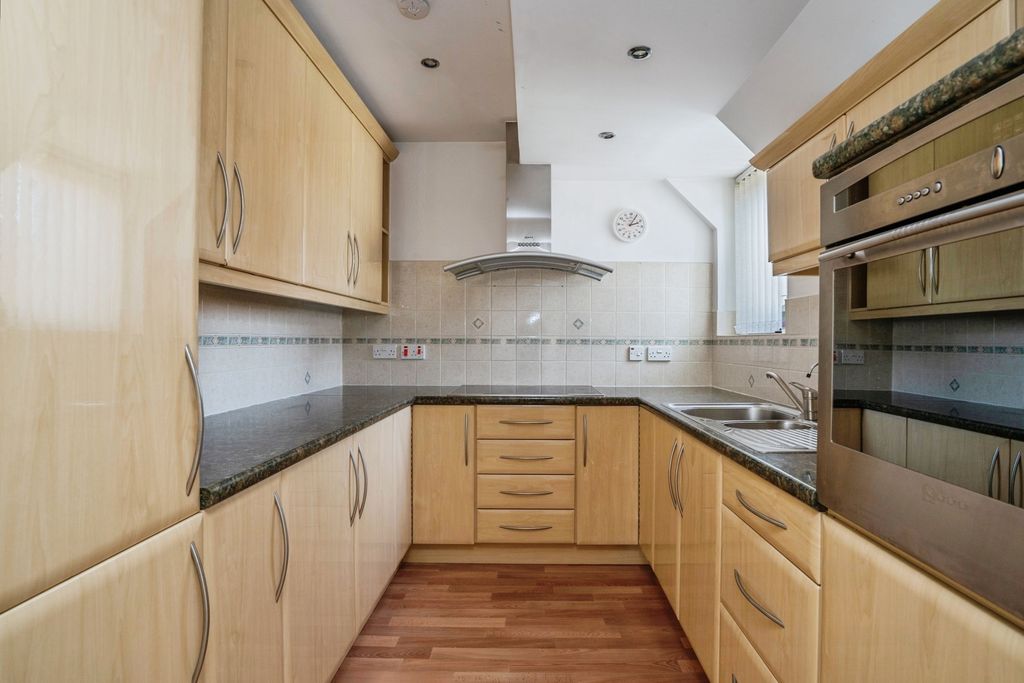 Additional image 3 of 2 bed flat for salePelham Terrace, Emsworth, Hampshire PO10
