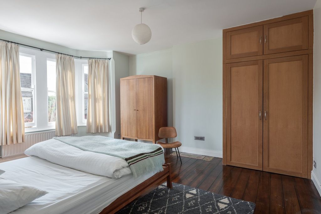 Additional image 13 of 5 bed detached house for saleBeverley Crescent, Bedford, Bedfordshire MK40