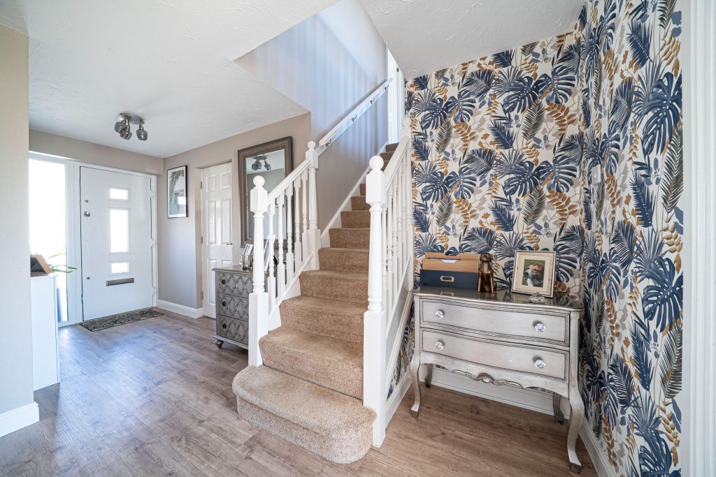 Additional image 2 of 4 bed detached house for saleJutland Crescent, Andover SP10