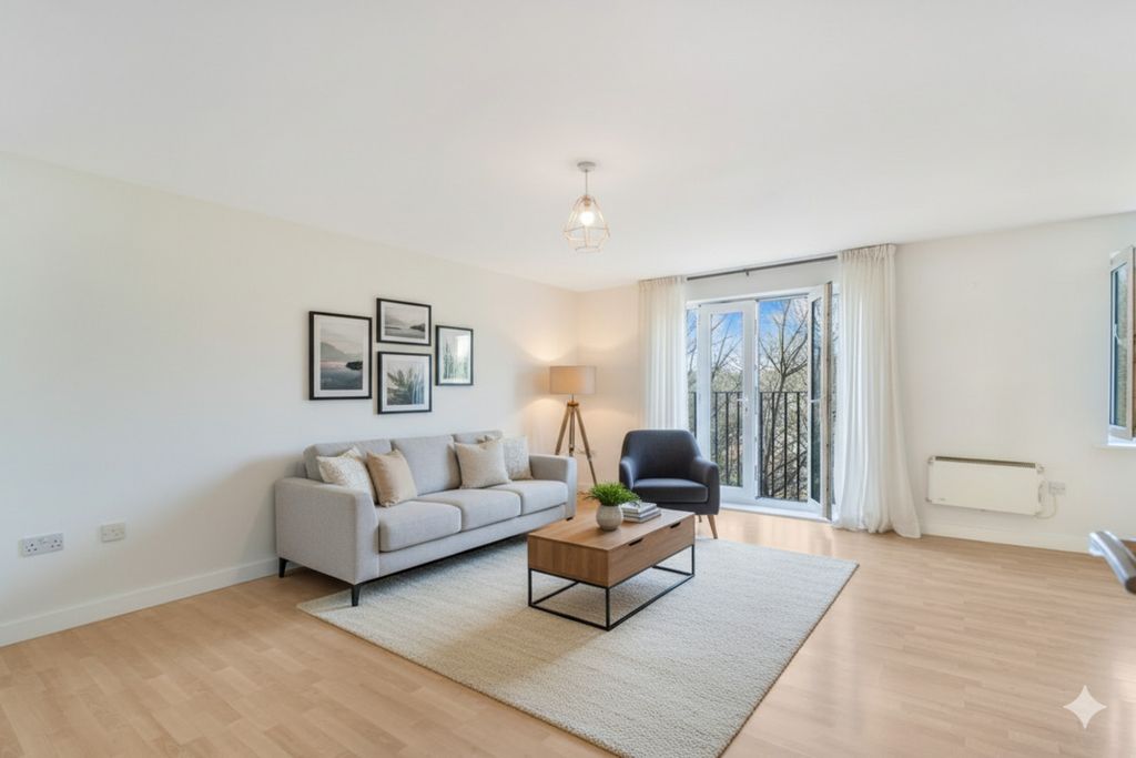 2 bed flat for saleTapton Lock Hill, Chesterfield S41 photo 3