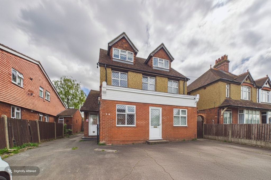 12 bed detached house for saleBasingstoke Road, Reading, Berkshire RG2