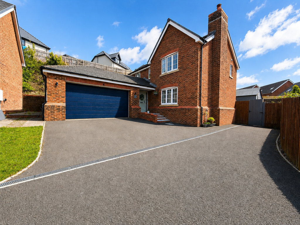 4 bed detached house for saleTan Y Bryn Gardens, Llwydcoed, Aberdare, Rhondda Cynon Taf CF44