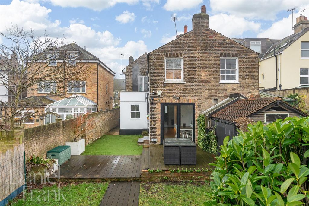 Additional image 32 of 4 bed semi-detached house for saleQueens Road, Buckhurst Hill IG9