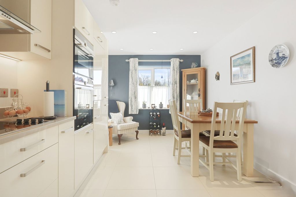 Additional image 14 of 2 bed flat for saleWoodland Drive, Great Alne Park, Great Alne B49