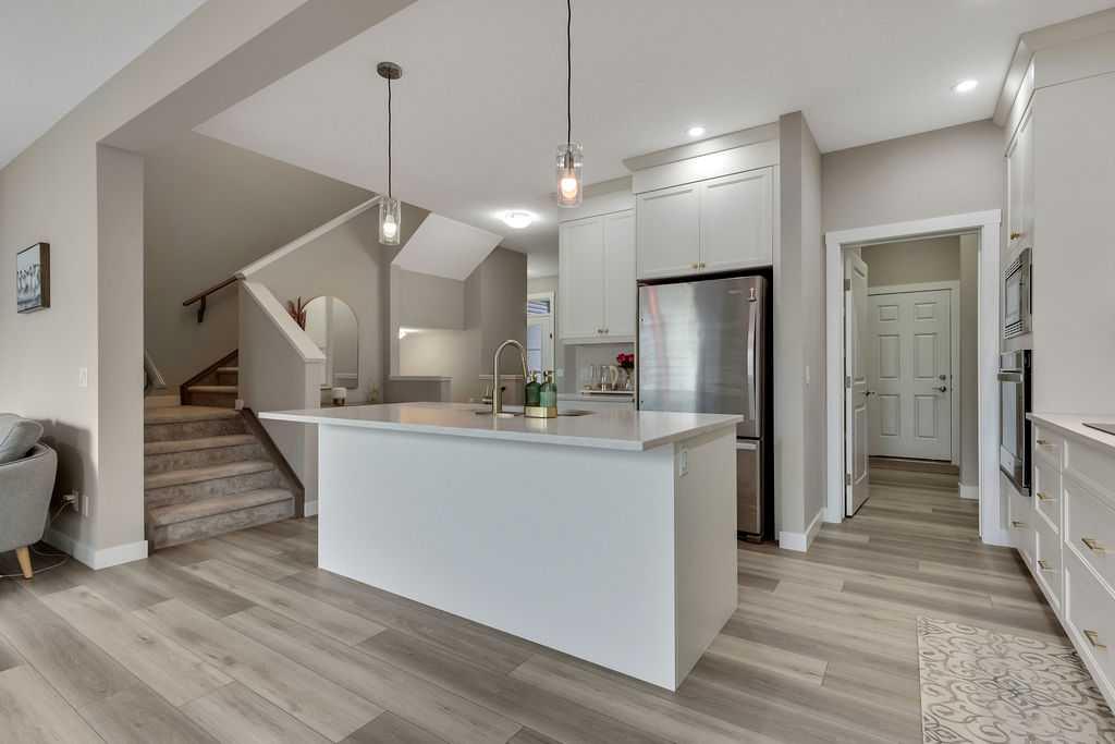 Additional image 4 of 216 Creekstone Row SW, Calgary, AB, T2X4Y5