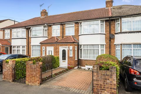 Sutton Court Road, Uxbridge UB10