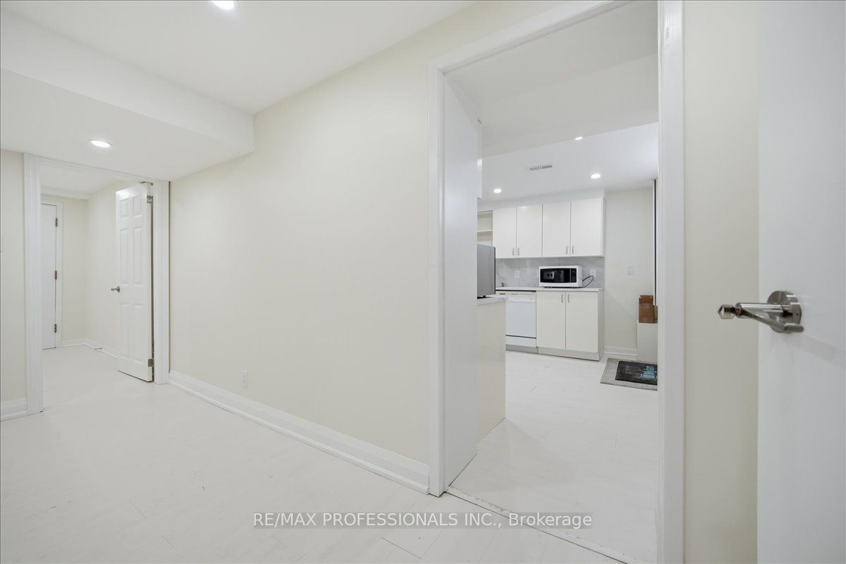Additional image 3 of C-9611 Keele Street, Vaughan, ON, L6A 1M1