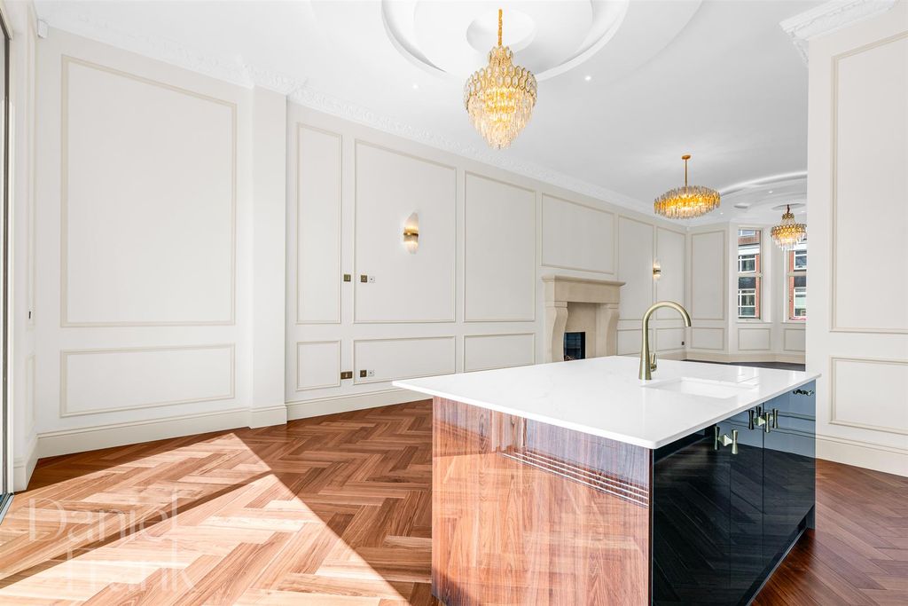 Additional image 13 of 5 bed semi-detached house for salePalmerston Road, Buckhurst Hill IG9