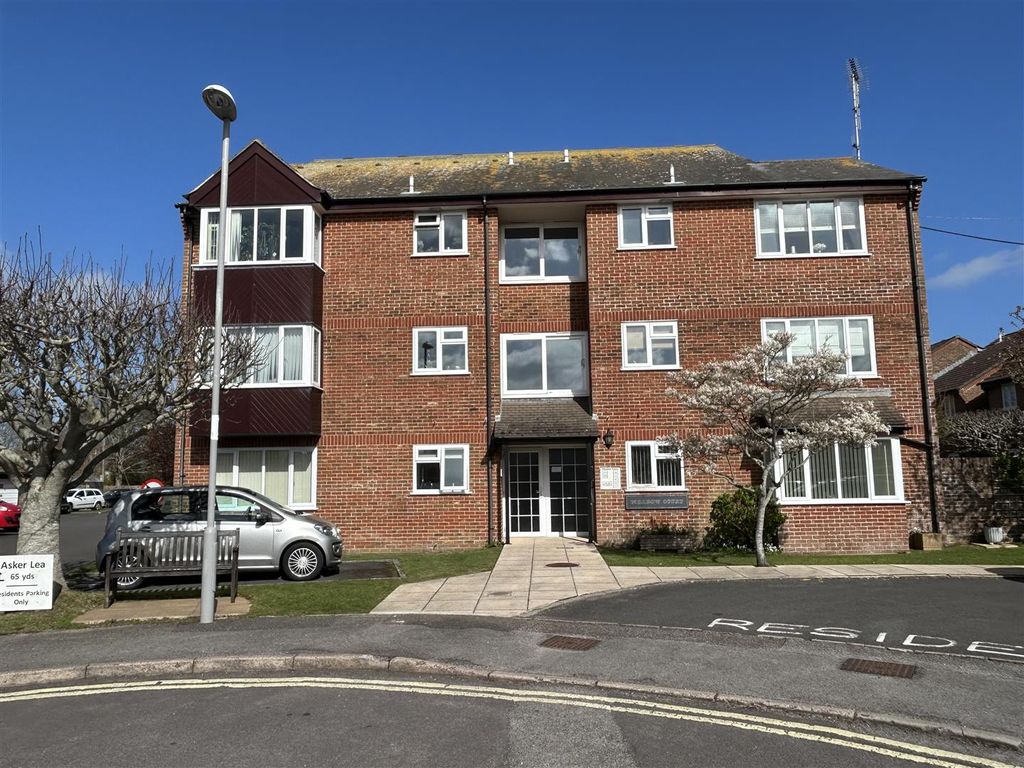 1 bed flat for saleMeadow Court, Bridport, Dorset DT6