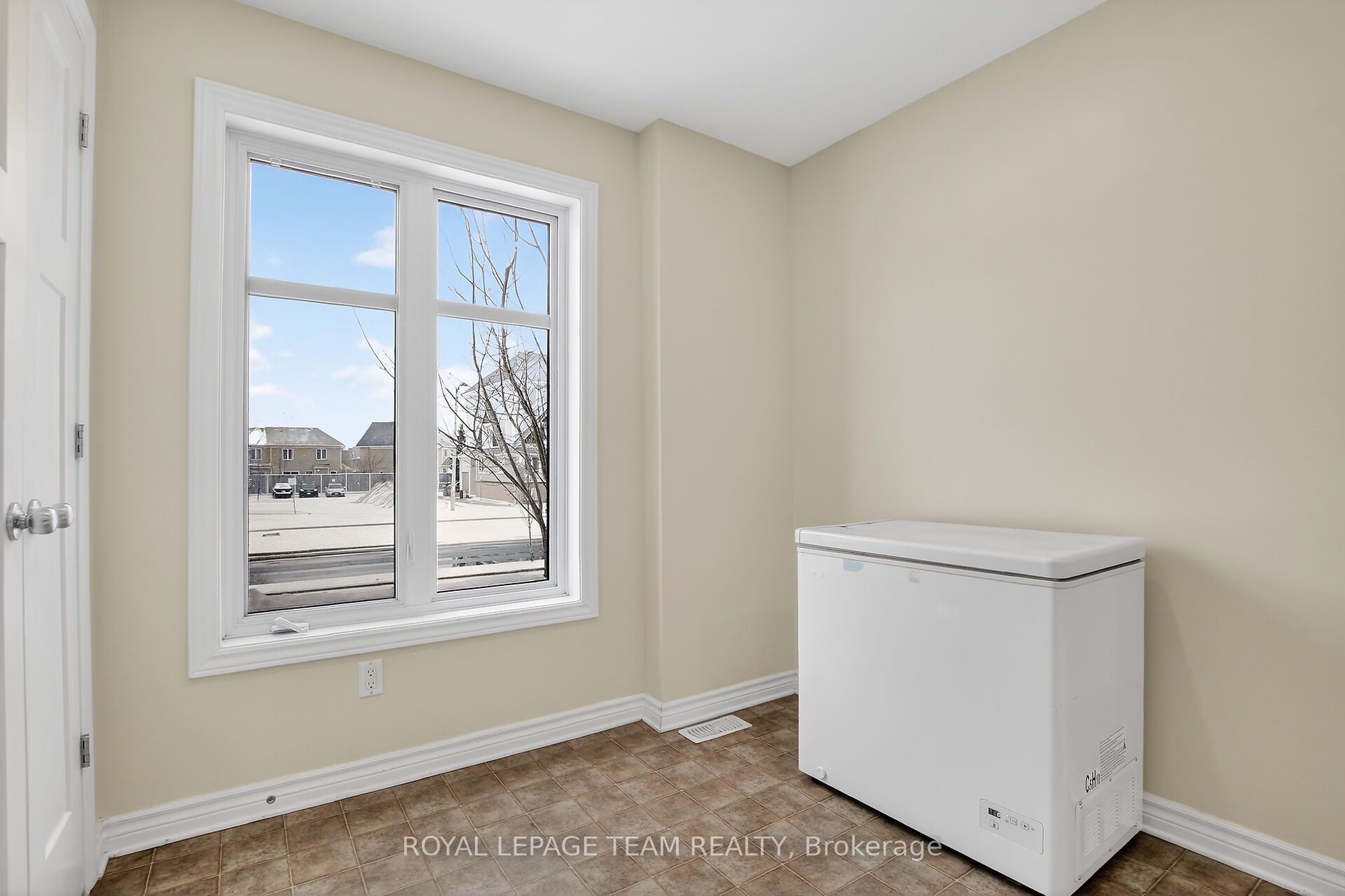 Additional image 4 of 627B Chapman Mills Drive, Ottawa, ON, K2J 5T1