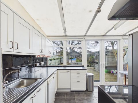 Burns Avenue, Feltham TW14