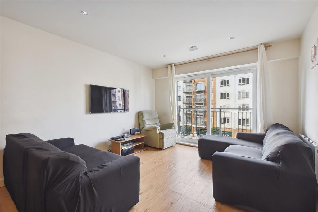 2 bed flat for saleHeritage Avenue, London NW9