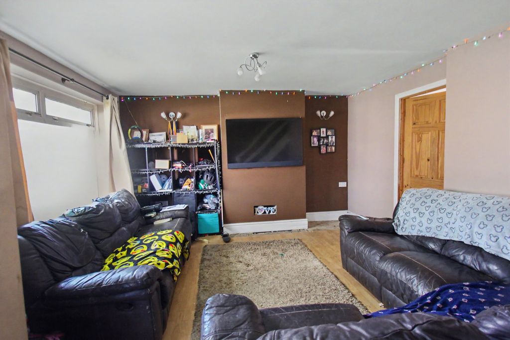 Additional image 2 of 4 bed semi-detached house for saleConway Court, Hendredenny, Caerphilly CF83