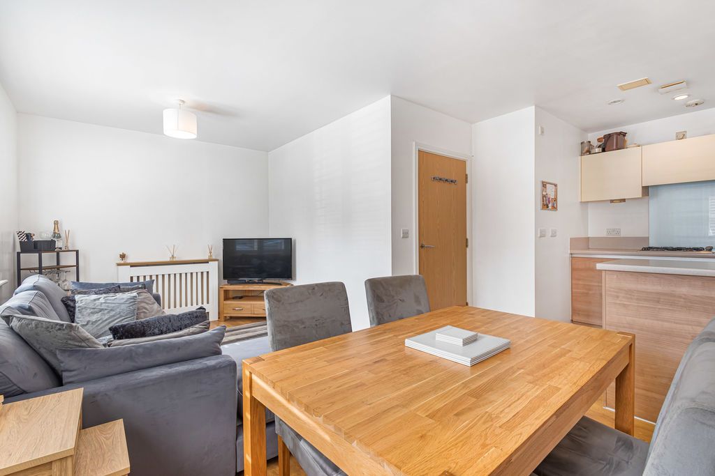 2 bed flat for saleTalehangers Close, Bexleyheath DA6 photo 2