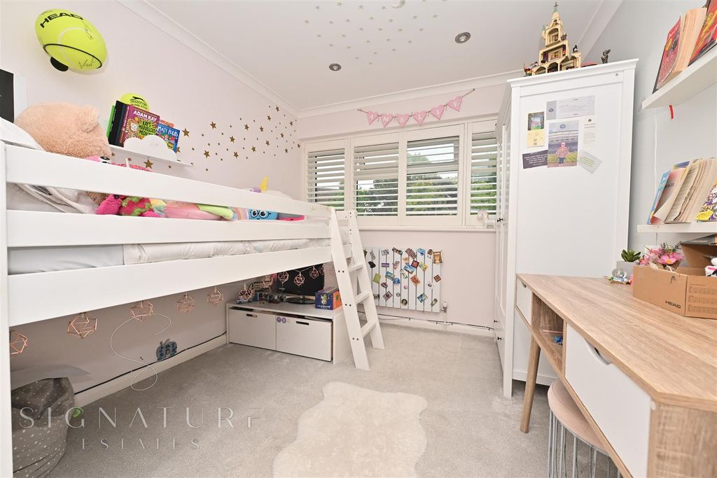 Additional image 12 of 4 bed town house for saleSt. Lawrence Close, Abbots Langley WD5