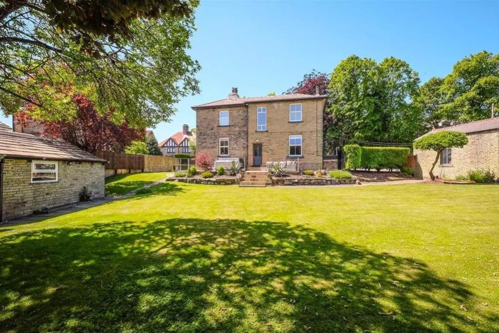Additional image 28 of 4 bed detached house for saleThe Mount, Lightcliffe Road, Brighouse HD6