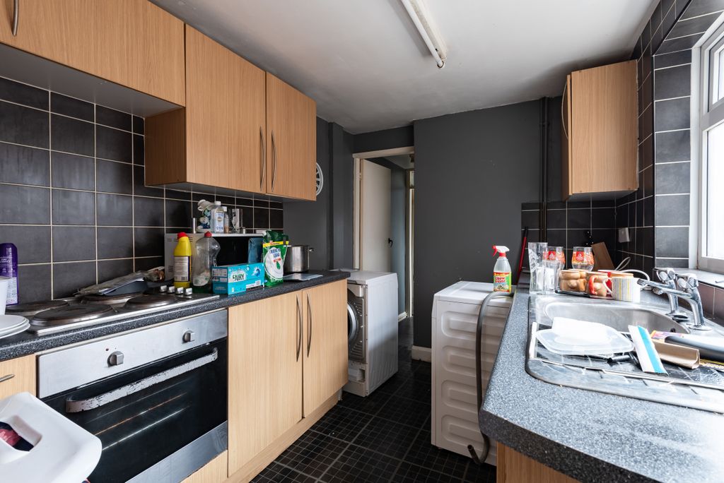 Additional image 8 of 3 bed terraced house for saleSilver Street, Barnetby DN38