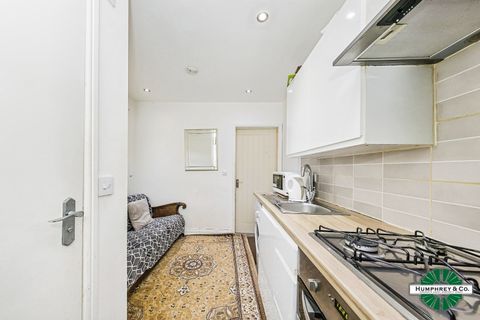 75 Broad Lane, London N15, Studio to rent