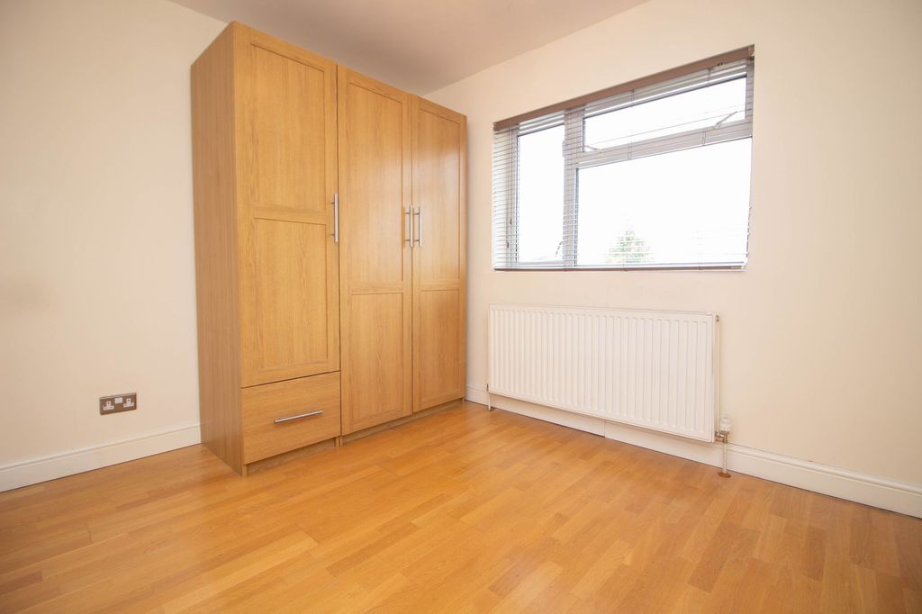 Additional image 17 of 4 bed link detached house for saleFoxleys, Carpenders Park, Watford WD19