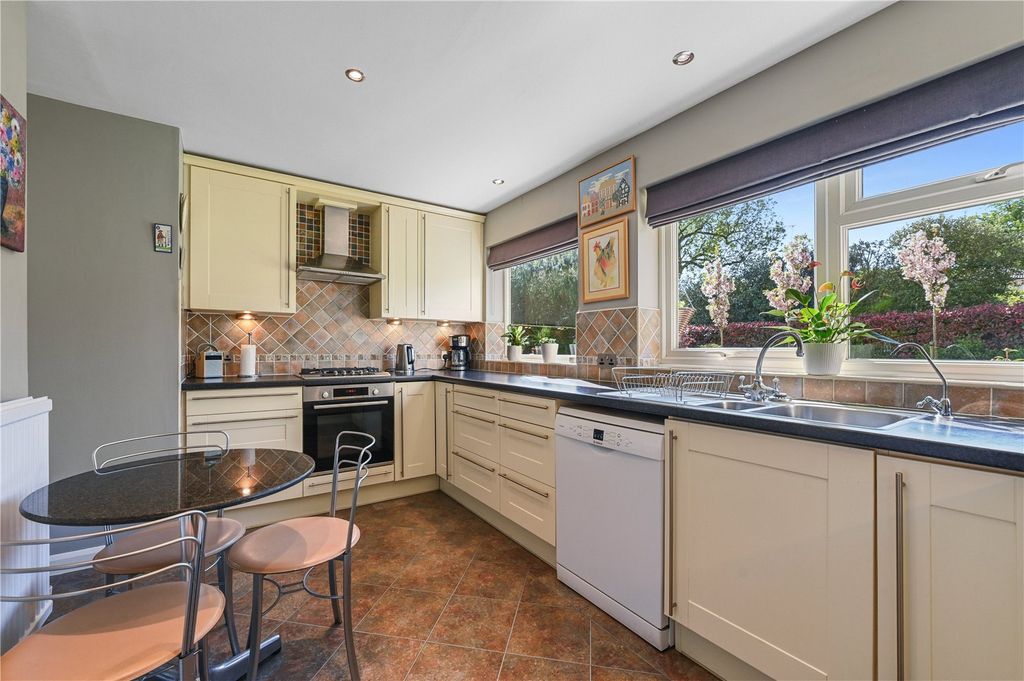 4 bed detached house for saleMatching Lane, Bishop's Stortford, Hertfordshire CM23 photo 3
