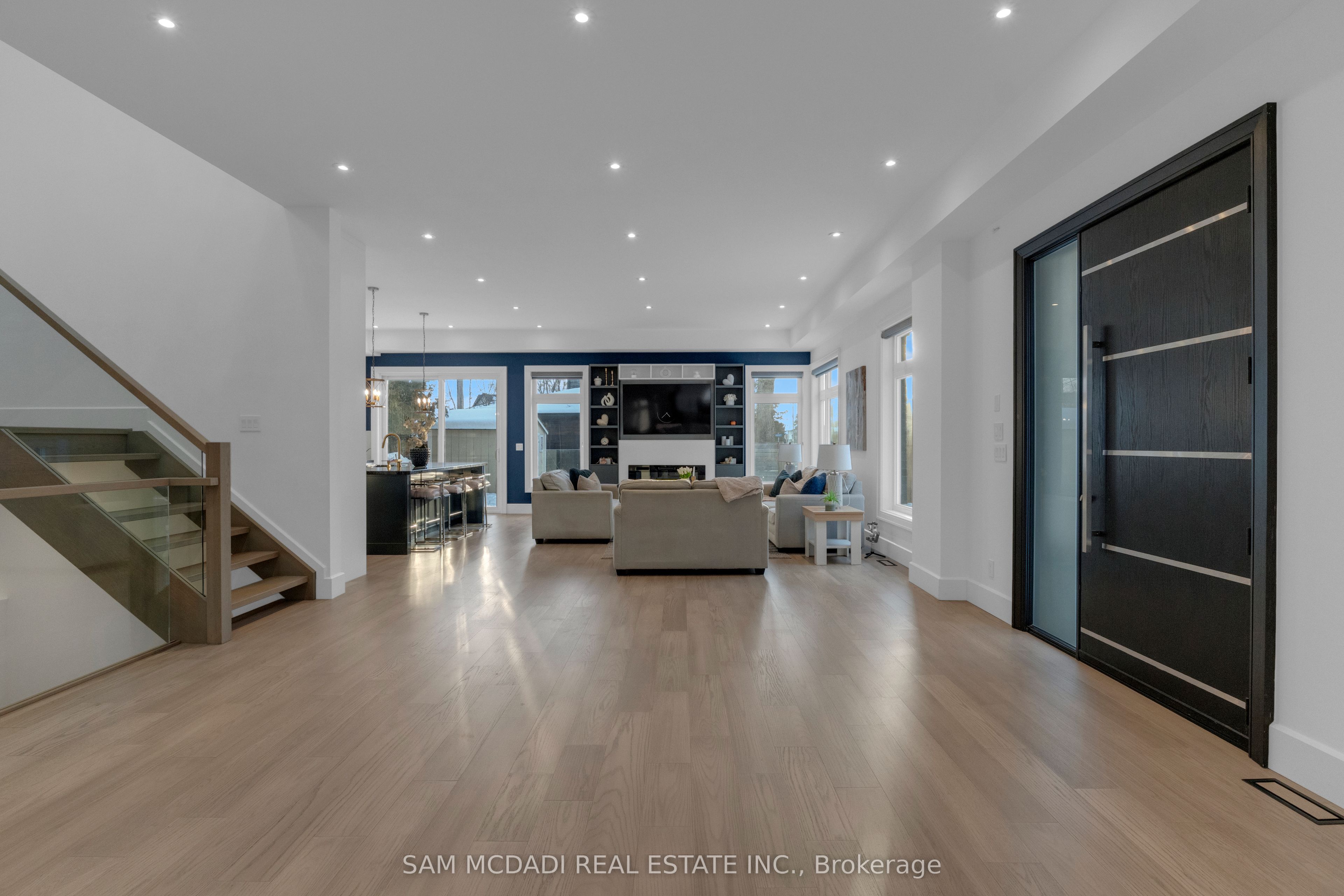 Additional image 3 of 1050 Edgeleigh Avenue, Mississauga, ON, L5E 2G1