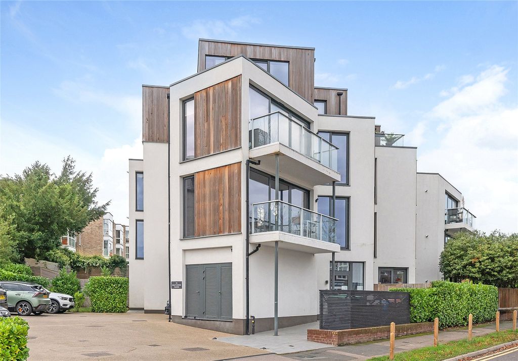 Additional image 2 of 2 bed flat for saleAlbemarle Road, Beckenham BR3