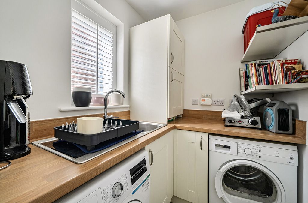 Additional image 6 of 3 bed detached house for saleQuiller Avenue, Arborfield Green, Reading, Berkshire RG2