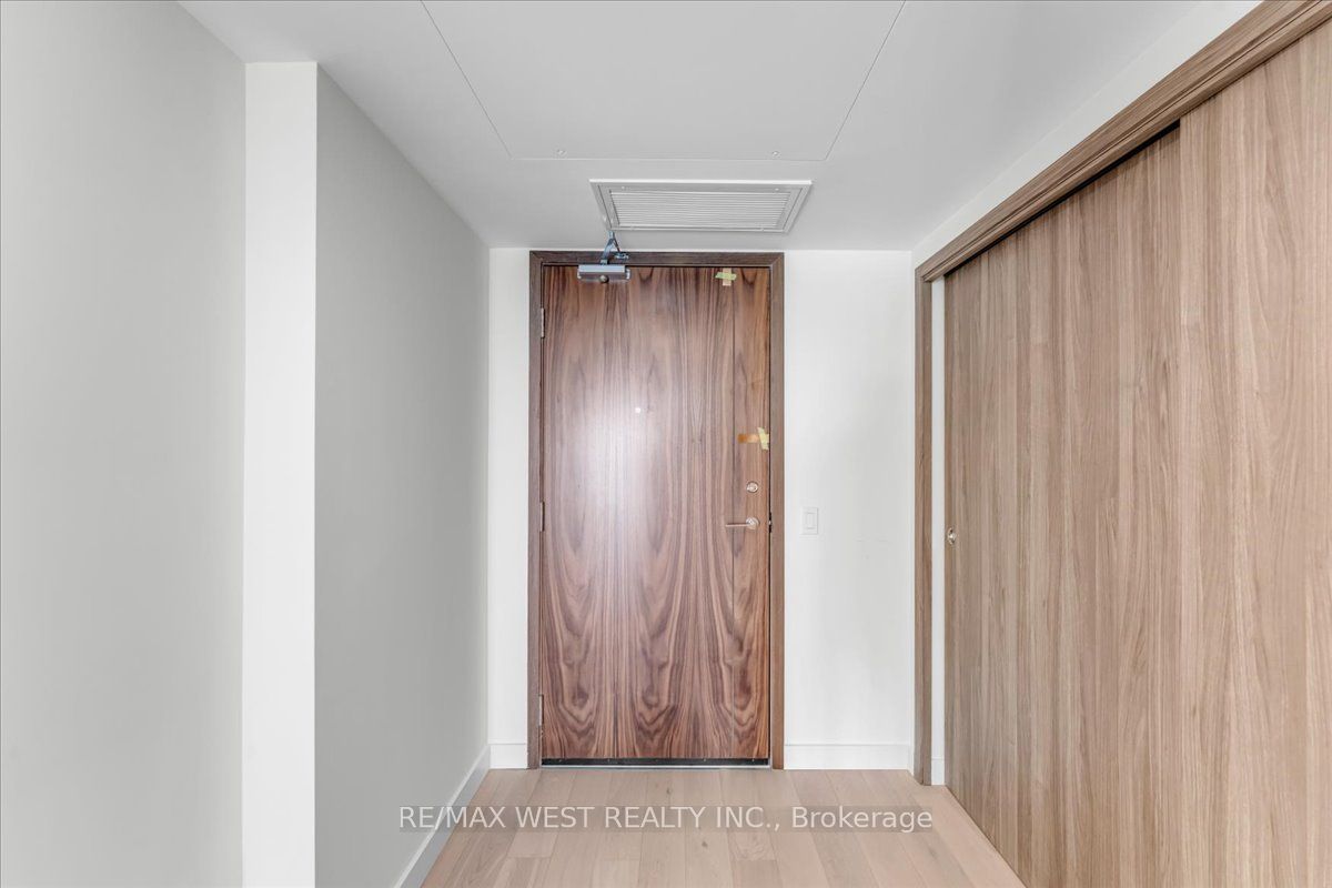Additional image 3 of 5709-1 Concord Cityplace Way, Toronto, ON, M5V 0X3