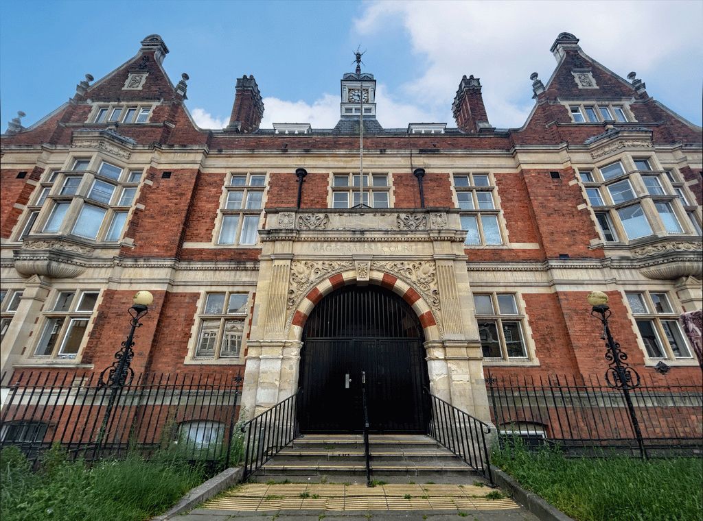 5 bed flat for saleFlats 38, 39 & 40, 44-48 East Street, Barking, Greater London IG11