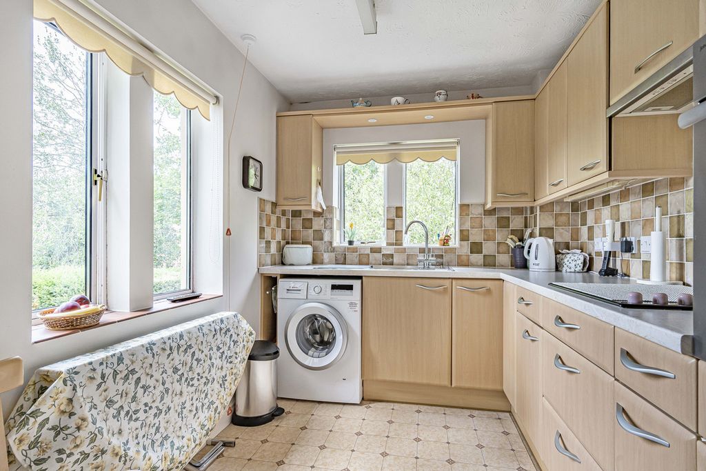 Additional image 4 of 2 bed flat for saleKings End, Bicester OX26