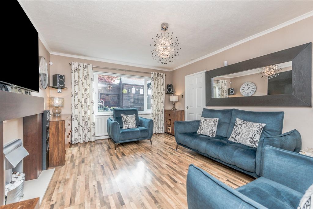 Additional image 2 of 3 bed detached house for saleWheelwright Close, Leeds LS12