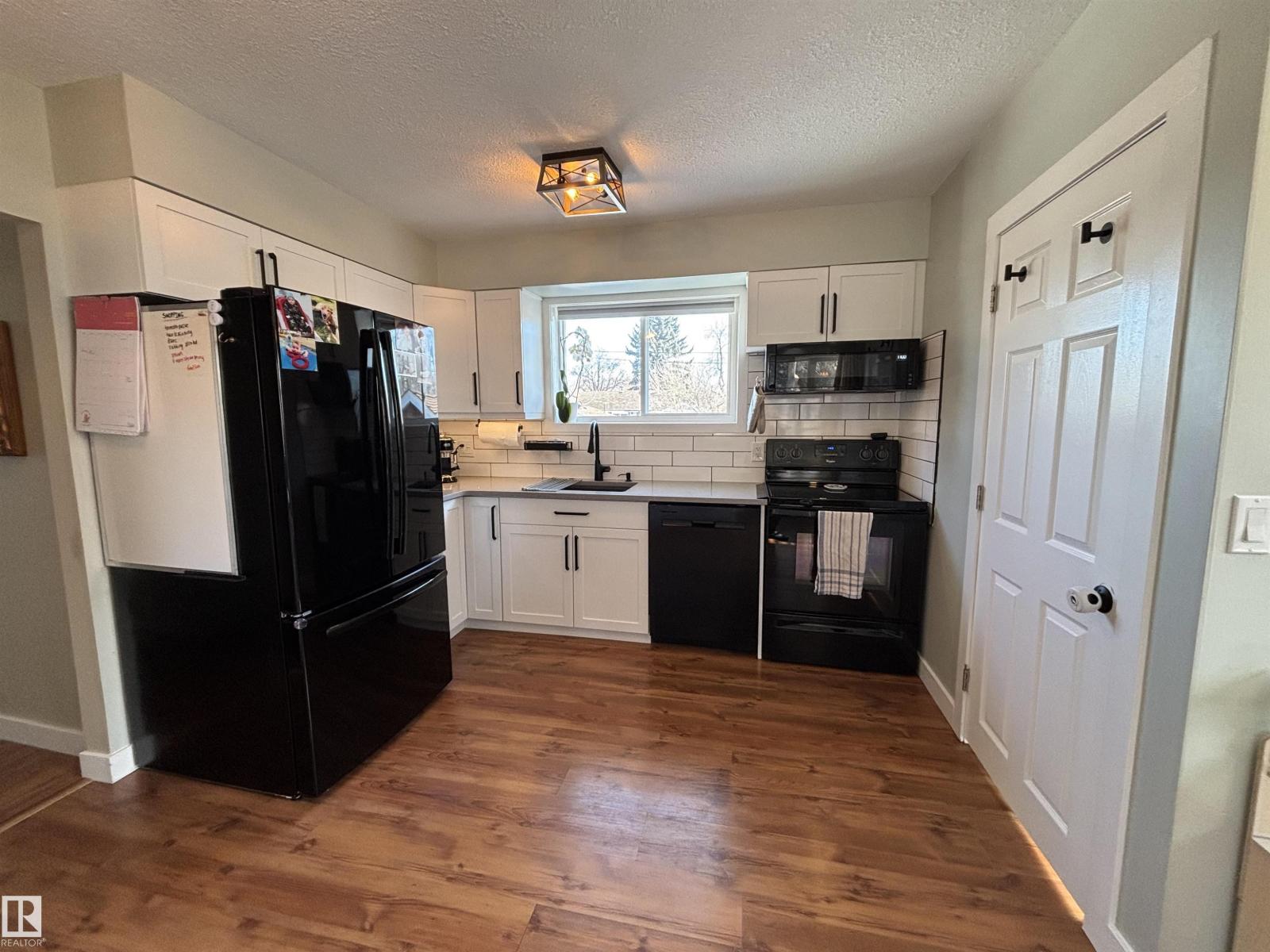 Additional image 3 of 21 Elizabeth Drive, Fort Saskatchewan, AB, T8L2M4