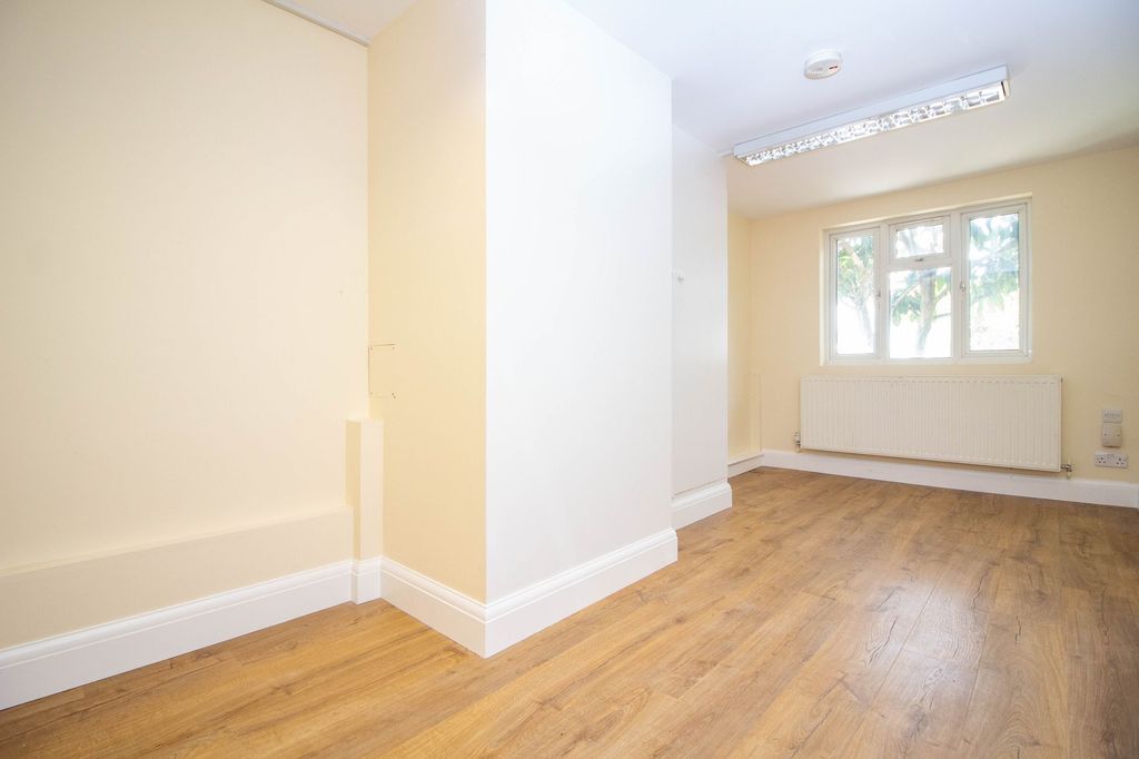Additional image 19 of 4 bed link detached house for saleFoxleys, Carpenders Park, Watford WD19