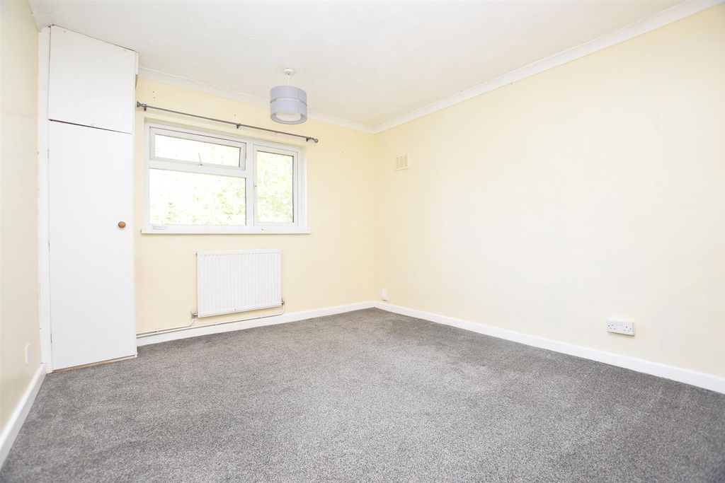 Additional image 7 of 2 bed flat for saleGoad Avenue, Chatham ME5
