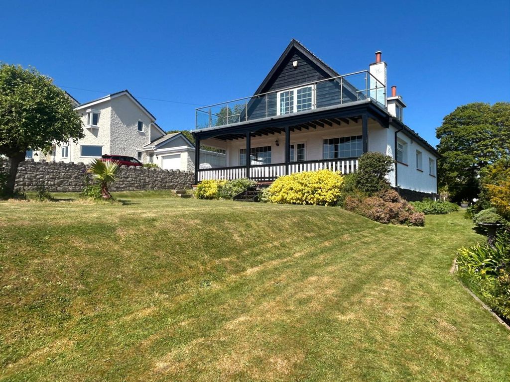 4 bed detached house for saleFfordd Cynlas, Benllech, Isle Of Anglesey LL74