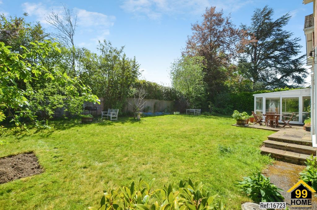 Additional image 19 of 5 bed detached house for saleTower Close, Berkhamsted, Hertfordshire HP4