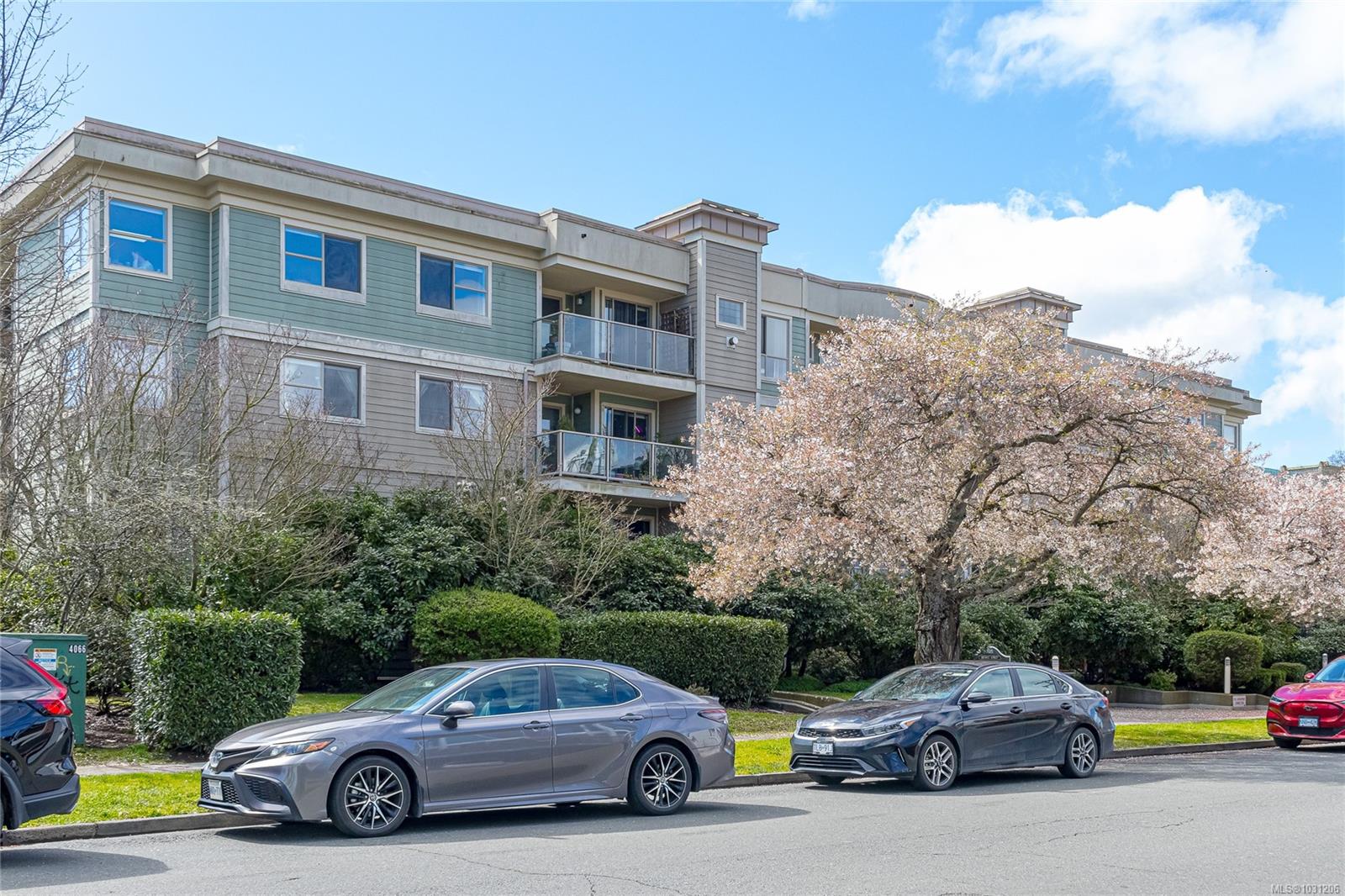 Additional image 2 of 309-1025 Meares Street, Victoria, BC, V8V 3J7