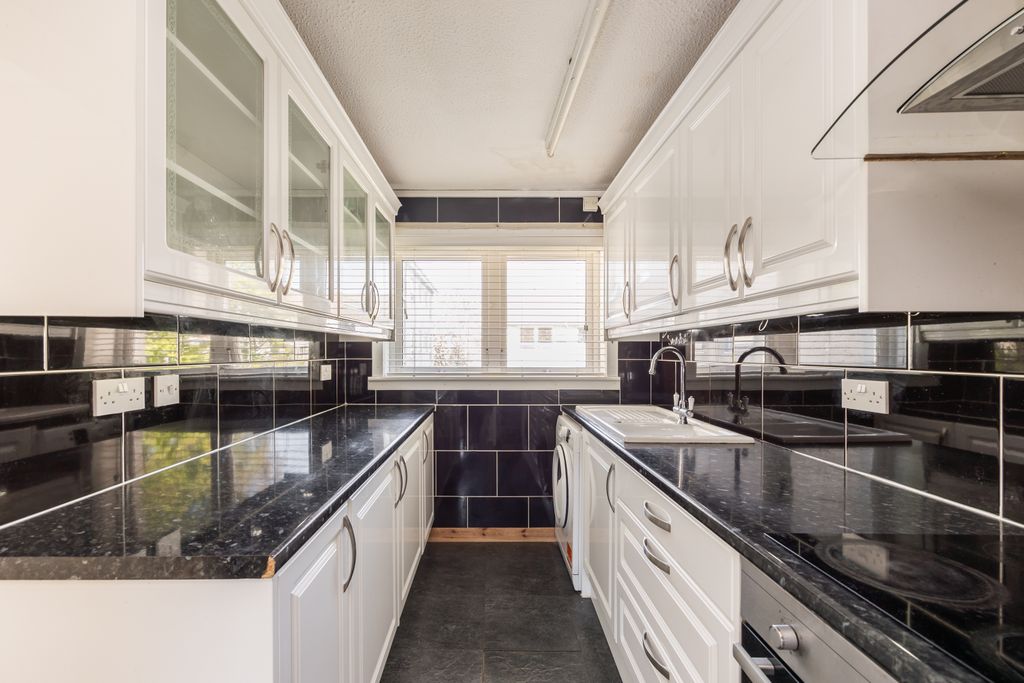 Additional image 5 of 3 bed flat for sale11/5 Westburn Grove, Edinburgh EH14
