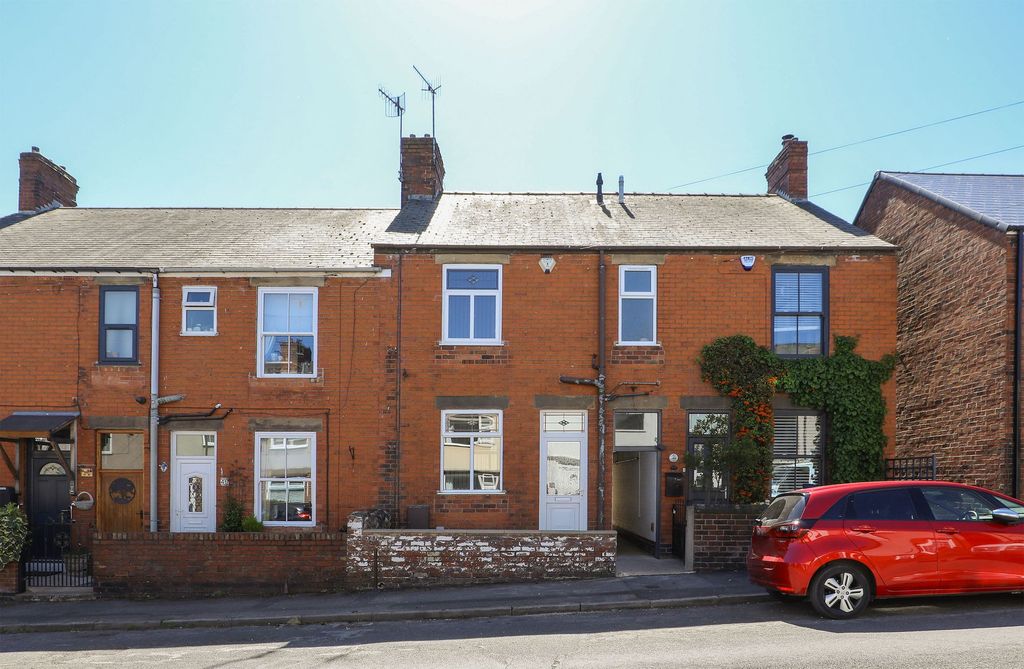 2 bed terraced house for saleHolme Road, Chesterfield S41