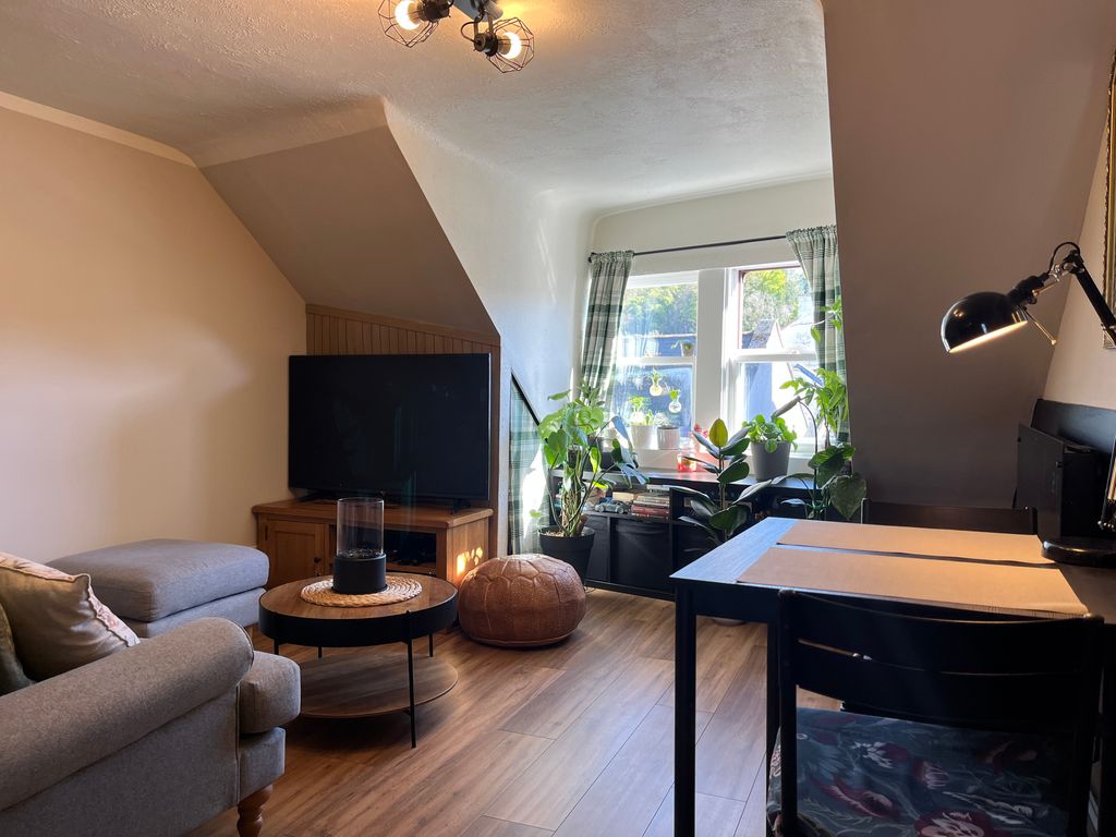 1 bed flat for saleTrinity Court, Dingwall IV15 photo 3