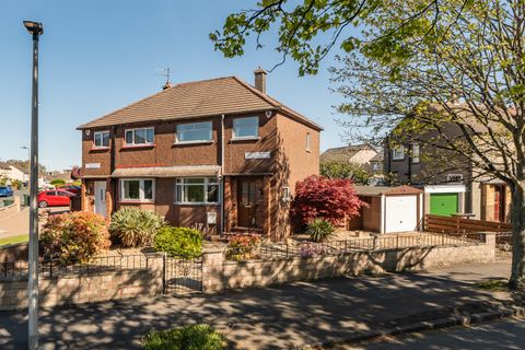 6 Wester Broom Avenue, Edinburgh EH12