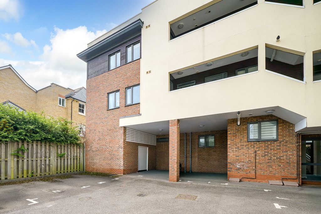 Additional image 18 of 2 bed flat for saleStag Lane, Berkhamsted HP4