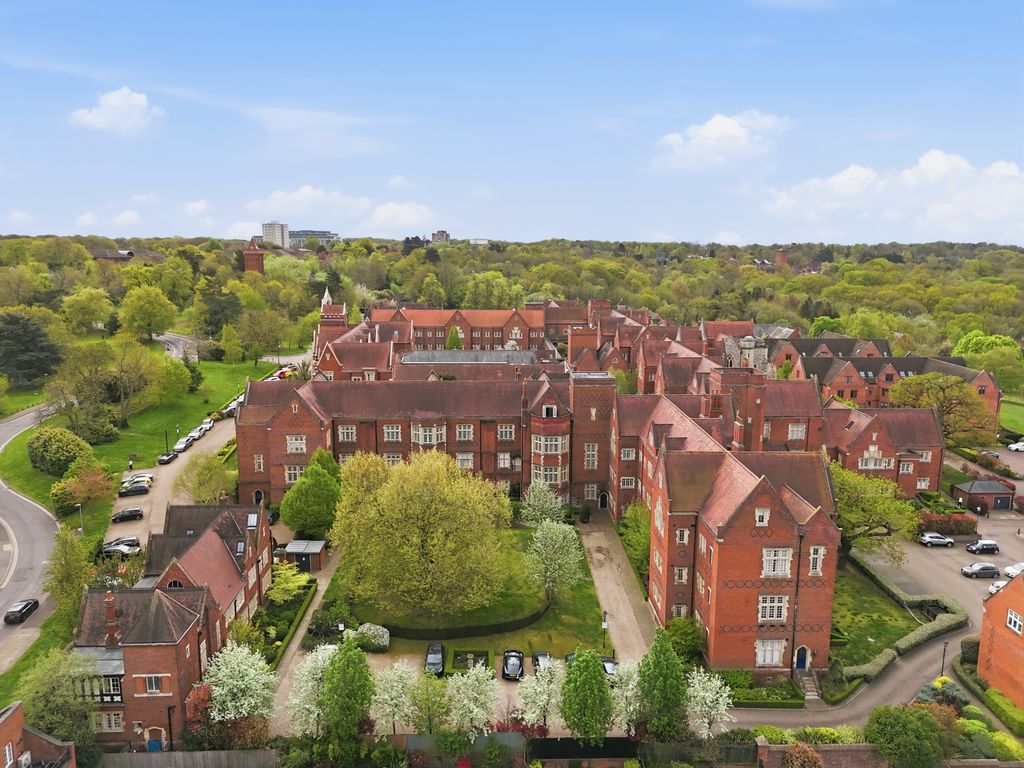 2 bed flat for saleKavanagh Court, The Galleries CM14