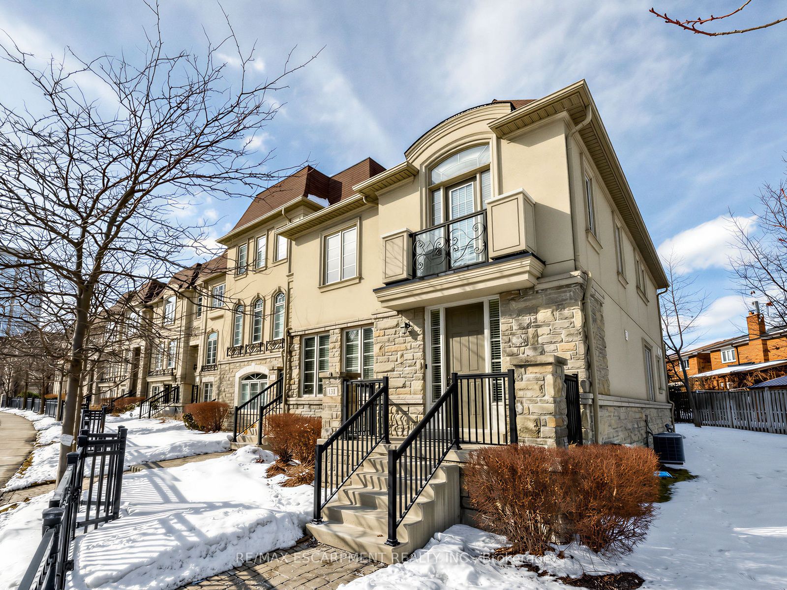 131 Robert Speck Parkway, Mississauga, ON, L4Z 0A6