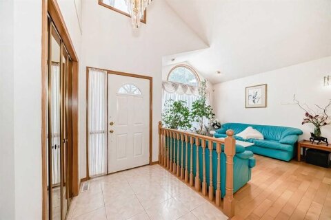 Additional image 8 of 223 Hawkstone Close NW, Calgary, AB, T3G 3P3