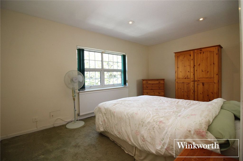 Additional image 13 of 4 bed end terrace house for saleHartfield Avenue, Elstree, Borehamwood, Hertfordshire WD6
