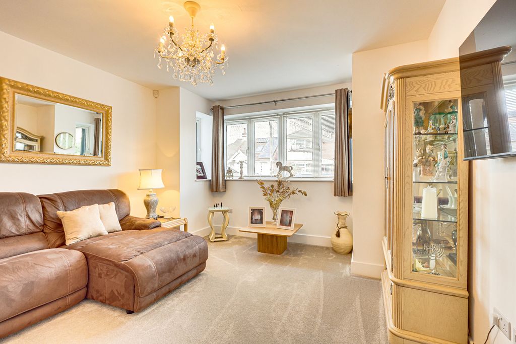 Additional image 6 of 4 bed detached house for saleCastle Road, Benfleet SS7