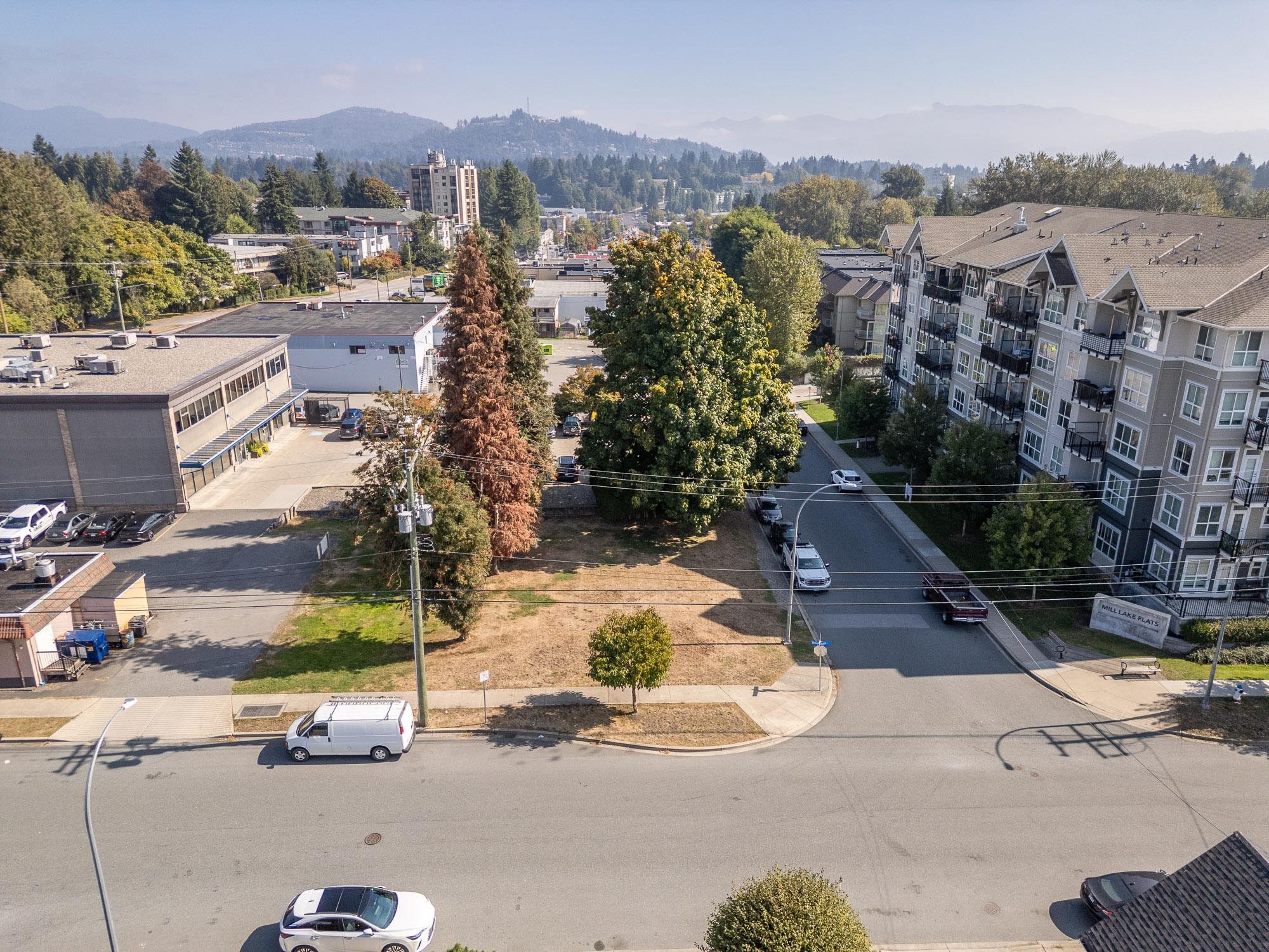 Additional image 2 of 2604 Bourquin Crescent E, Abbotsford, BC, V2S 1Y7